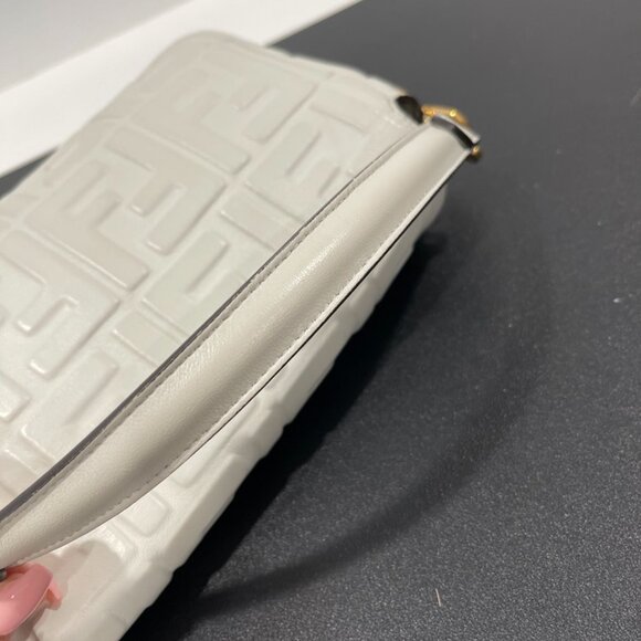 Fendi Baguette White Leather 2-way Bag (JB1238) - Picture 10 of 10